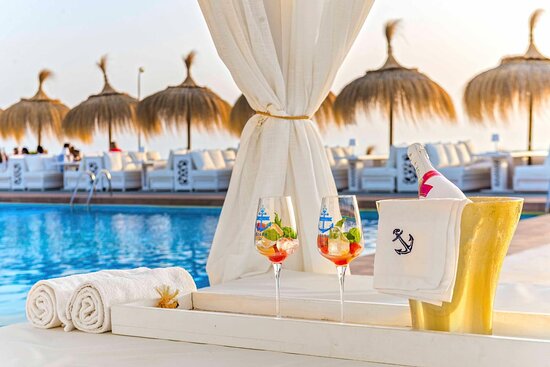 Bar Piscina Chiva