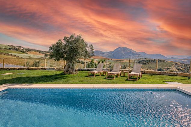 Piscinas En Antequera