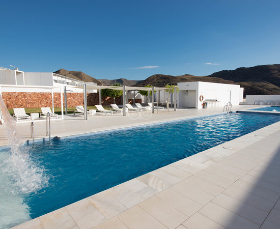 Piscinas En Níjar