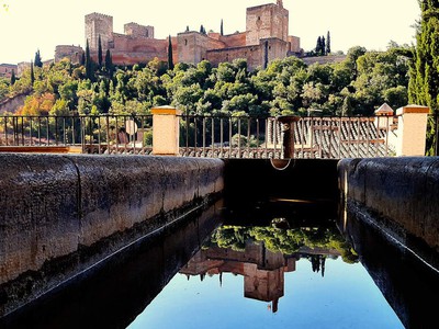 Piscina Cubierta De Los Alminares Del Genil