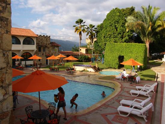Piscina Del Castillo