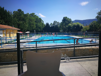 Piscina Municipal De Izarra