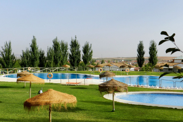 Piscina Pública Del Camping