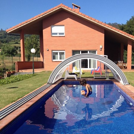 Piscinas Del Centro Asturiano De Oviedo